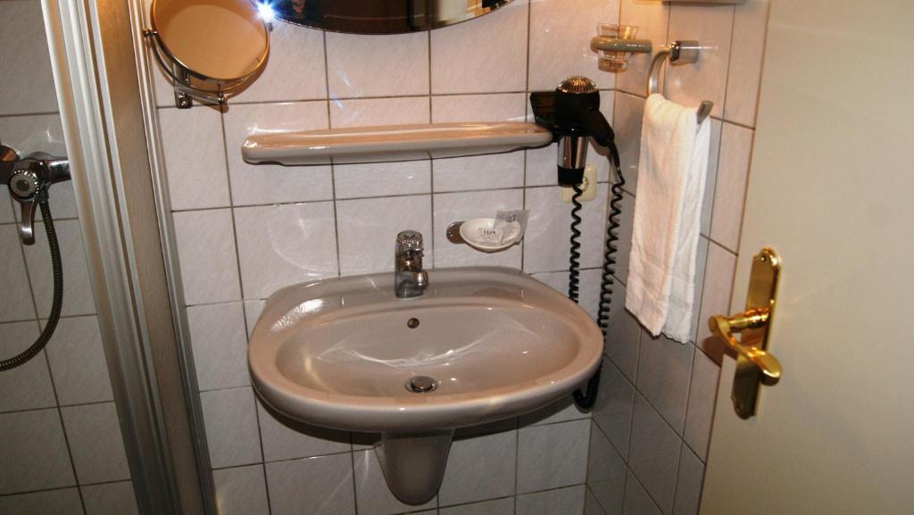 Hotel Deutsches Haus Blomberg  Bilik gambar